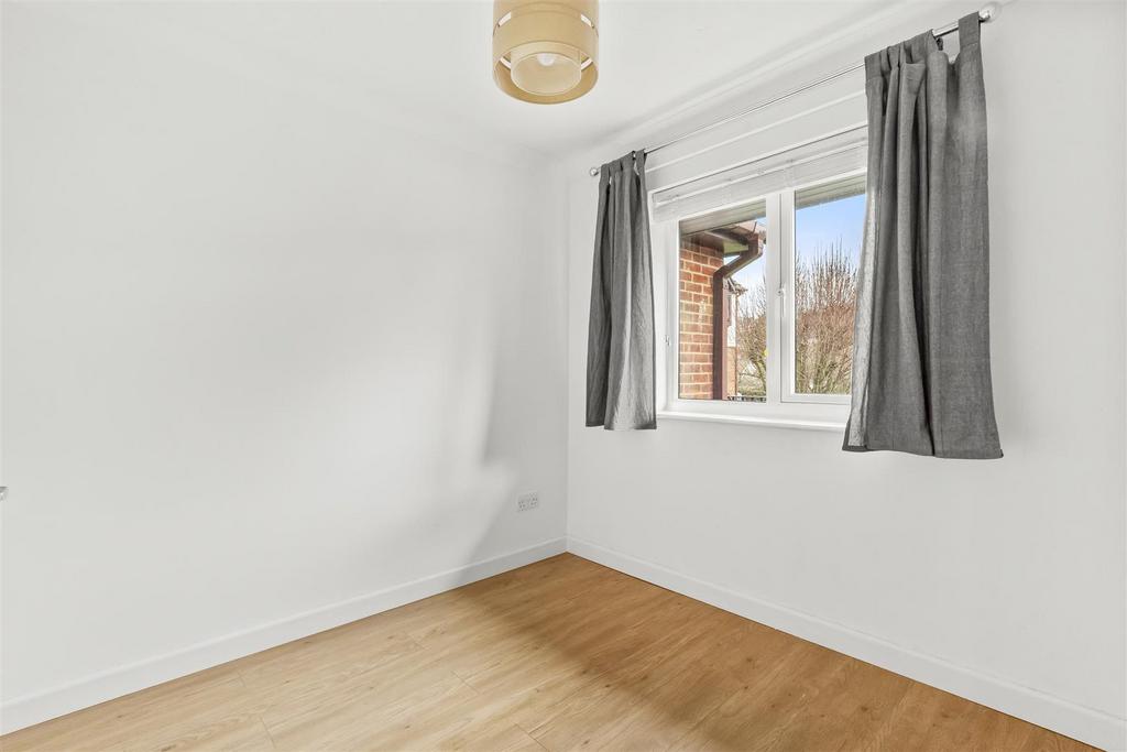 43 Sovereign Court, Totteridge Ave, HP13 6 XL-3.jpg