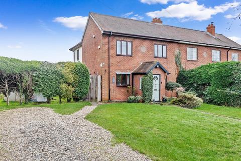 1 Middle Battenhall Cottage, Upper Battenhall, Worcester.  WR7 4RU