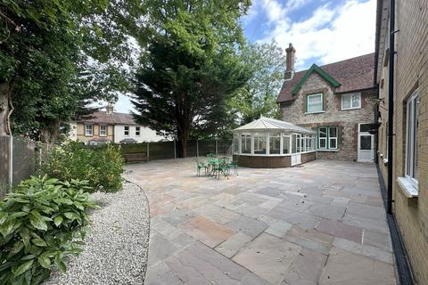1 bedroom property to rent, 17 Church Road, Maidstone ME15