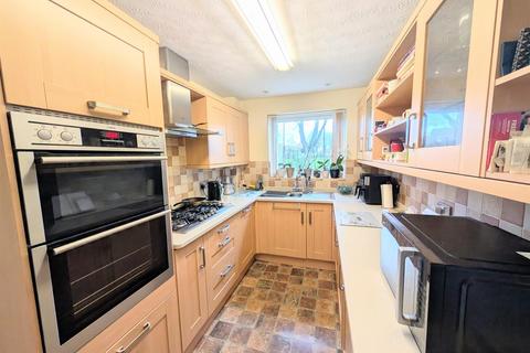 3 bedroom detached house for sale, Oak Drive, Balderton, Newark