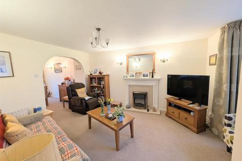 3 bedroom detached house for sale, Oak Drive, Balderton, Newark