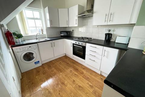 2 bedroom flat to rent, Falkner Square, L8 7NZ,