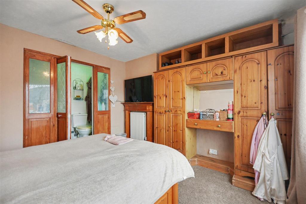 Bedroom 1 2.jpeg