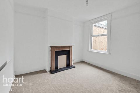 3 bedroom terraced house to rent, Lucas Road, COLCHESTER