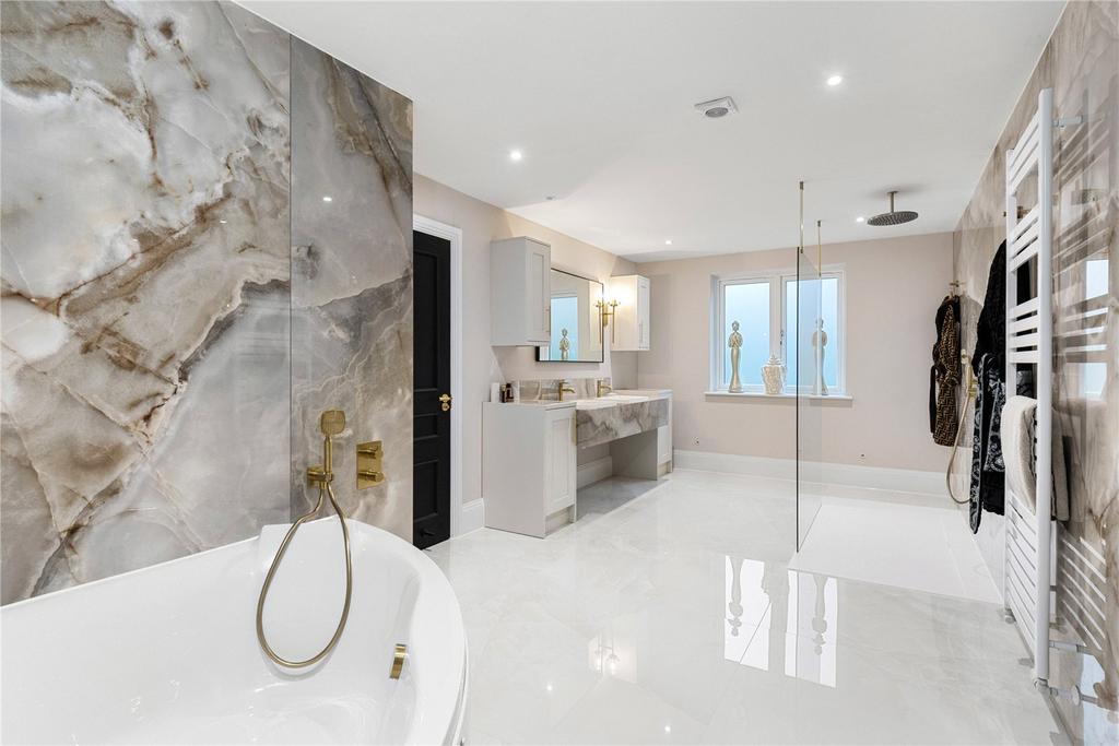 En Suite Bathroom