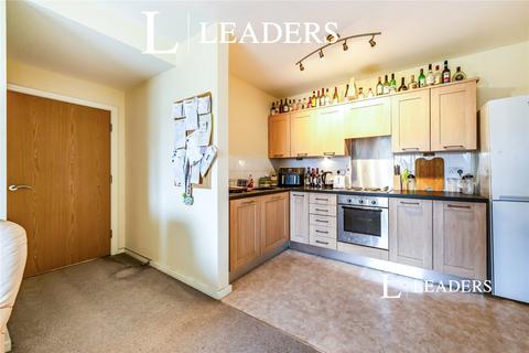 2 bedroom flat to rent, Dutton Court, WA1