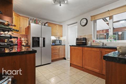2 bedroom semi-detached house for sale, Sandpiper Road, Ipswich