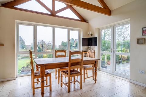 3 bedroom bungalow for sale, Harton, York