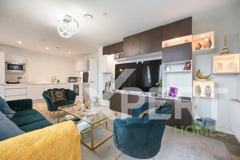 3 bedroom apartment for sale, Chailey Place, Hayes UB3