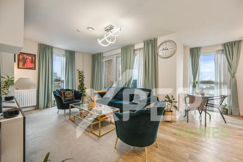 3 bedroom apartment for sale, Chailey Place, Hayes UB3