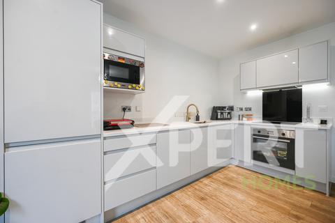 3 bedroom apartment for sale, Chailey Place, Hayes UB3