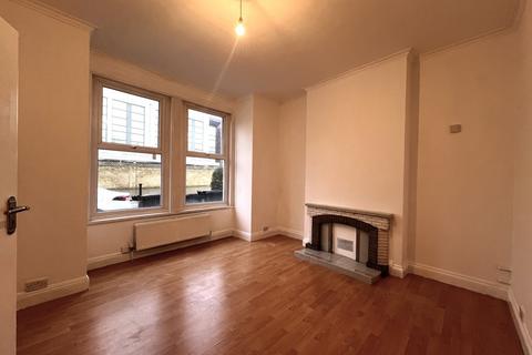 3 bedroom terraced house to rent, St. Jamess Road, CR0 2UG