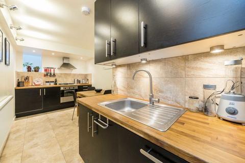1 bedroom flat to rent, Lena Gardens, London W6