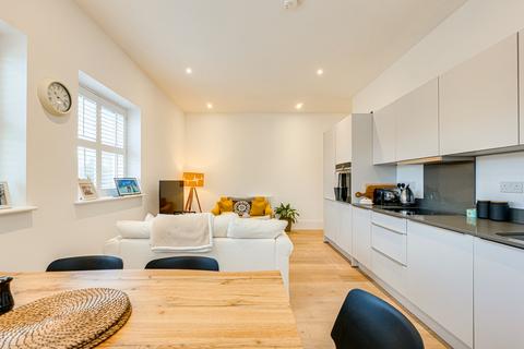 2 bedroom apartment for sale, St Hilda's Mews, Westcliff-on-Sea, SS0