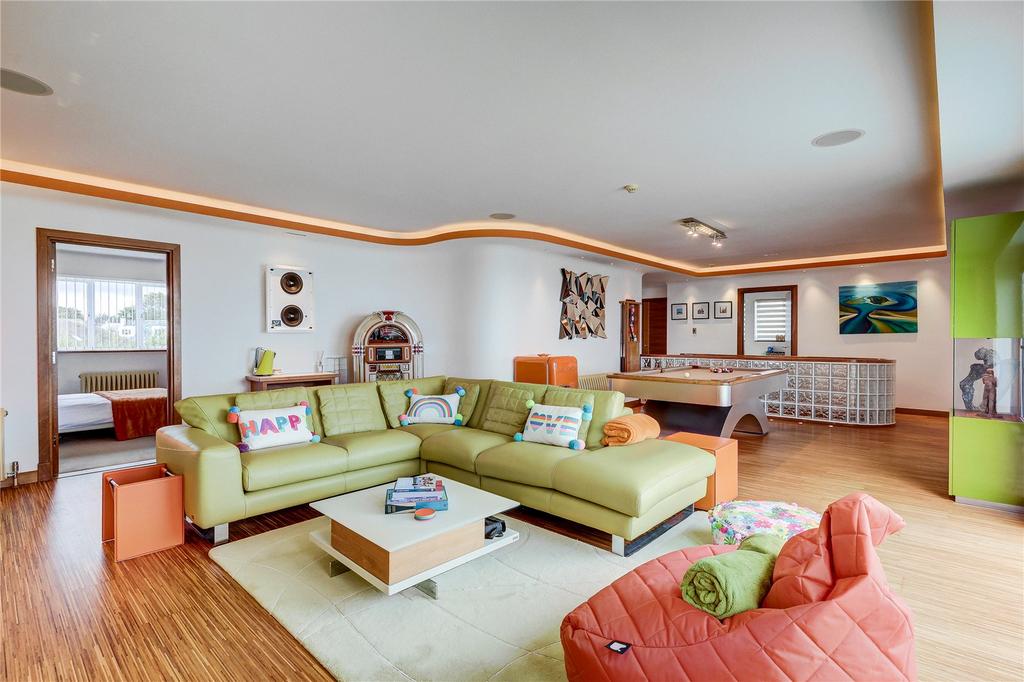 Entertainment Room
