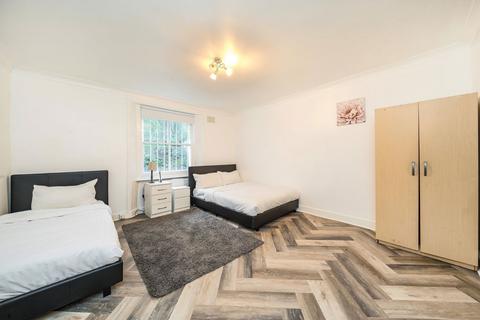 undefined, Leigham Court Road, London SW16