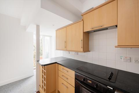 2 bedroom flat for sale, Christchurch Avenue, London NW6