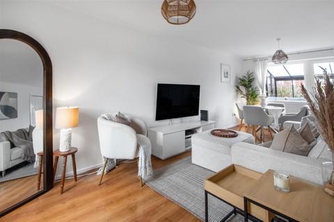 3 bedroom terraced house to rent, York Close, BRISTOL BS34