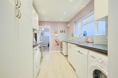 3 bedroom detached house for sale, Nevern Road, Rayleigh SS6