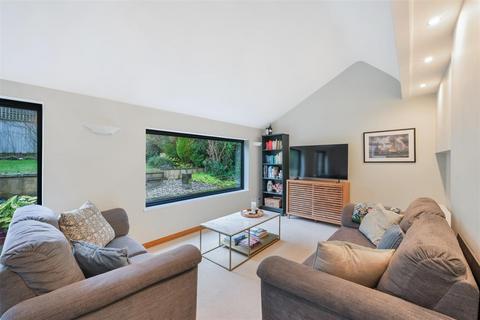 4 bedroom detached house for sale, Rose Bushes, Epsom