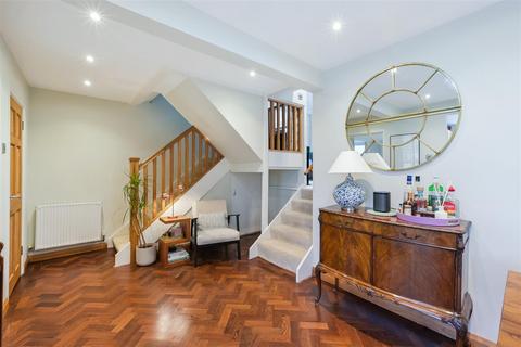 4 bedroom detached house for sale, Rose Bushes, Epsom