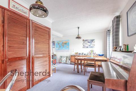 4 bedroom semi-detached house for sale, Granville Gardens, Hoddesdon EN11