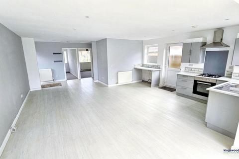 undefined, Field Lane, Beeston, Nottingham, NG9 5FF