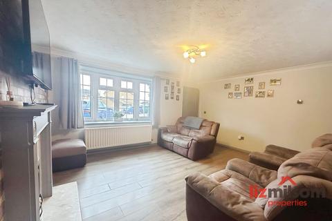 3 bedroom detached house for sale, Greenlands, Swadlincote DE11