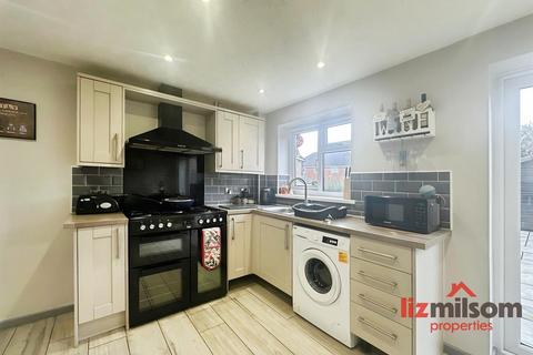 3 bedroom detached house for sale, Greenlands, Swadlincote DE11