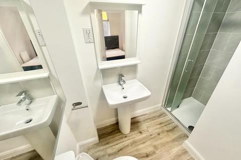 4 bedroom semi-detached house for sale, Queens Road, Slough SL1