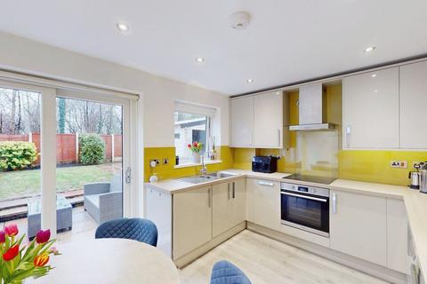 3 bedroom semi-detached house for sale, Glastonbury Road, Astley M29