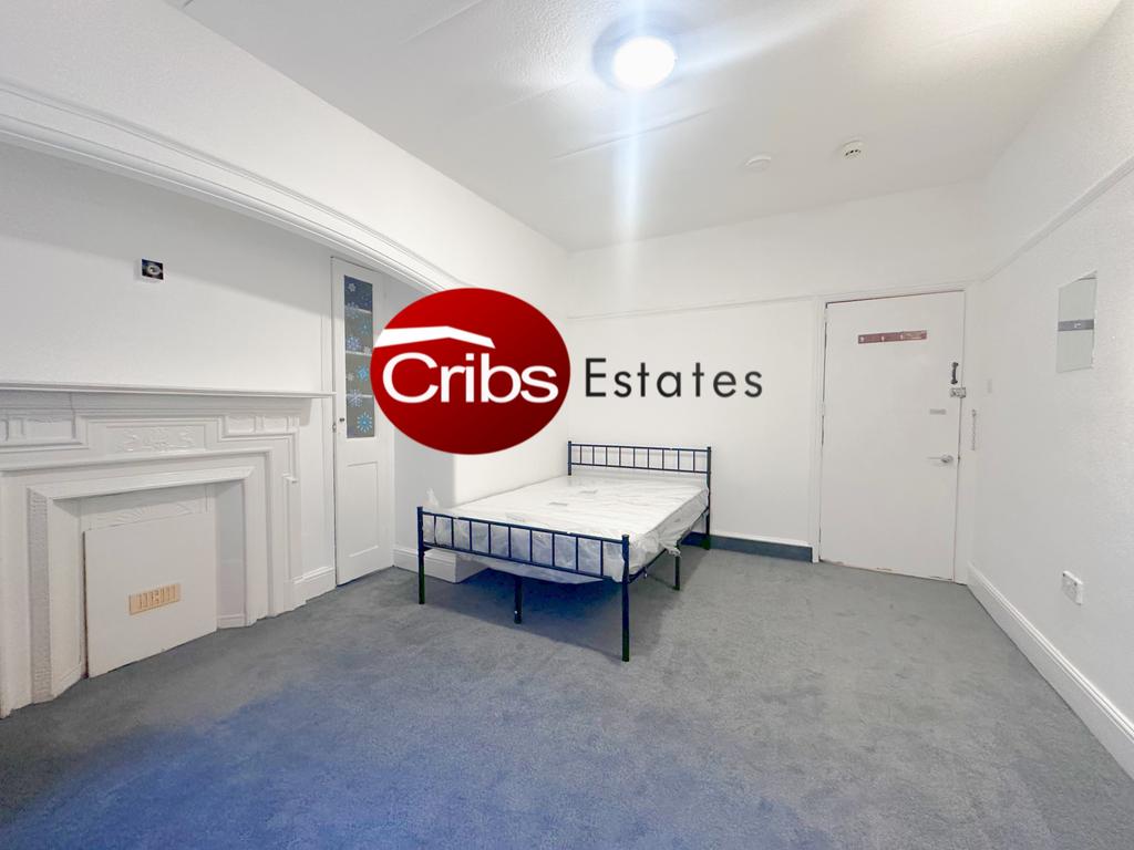 Double Room to Rent In KT3 ( Couple )