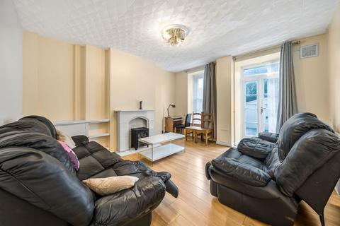 4 bedroom maisonette for sale, Ferndale Road, London SW9