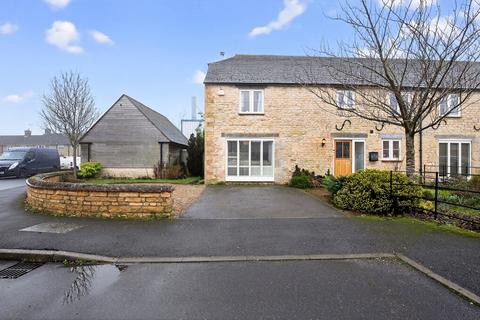 4 bedroom end of terrace house for sale, Jubilee Gardens, Oakham, LE15