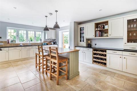 4 bedroom detached house to rent, Grange Road, Woking GU21