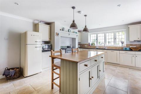 4 bedroom detached house to rent, Grange Road, Woking GU21