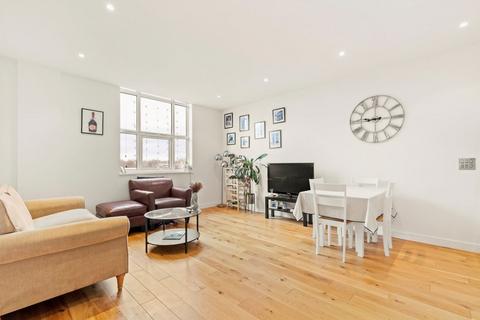 2 bedroom flat for sale, Bromyard Avenue, London W3