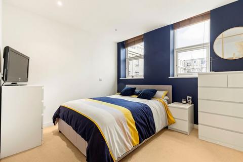 2 bedroom flat for sale, Bromyard Avenue, London W3