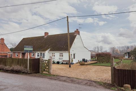 3 bedroom property for sale, Deceptively Spacious Chalet in Nordelph