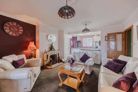 3 bedroom property for sale, Deceptively Spacious Chalet in Nordelph