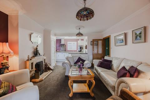 3 bedroom property for sale, Deceptively Spacious Chalet in Nordelph