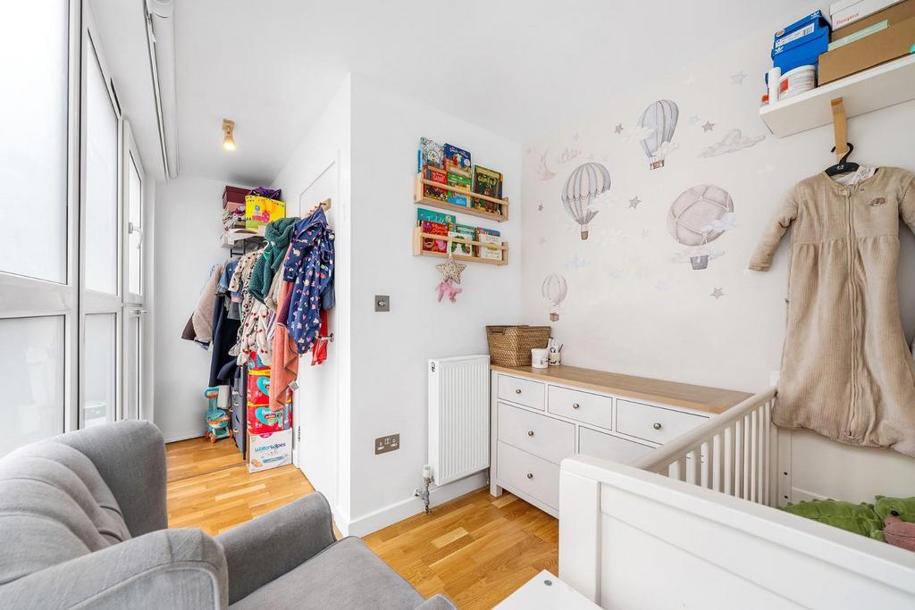 Bedroom 2 (2).JPG