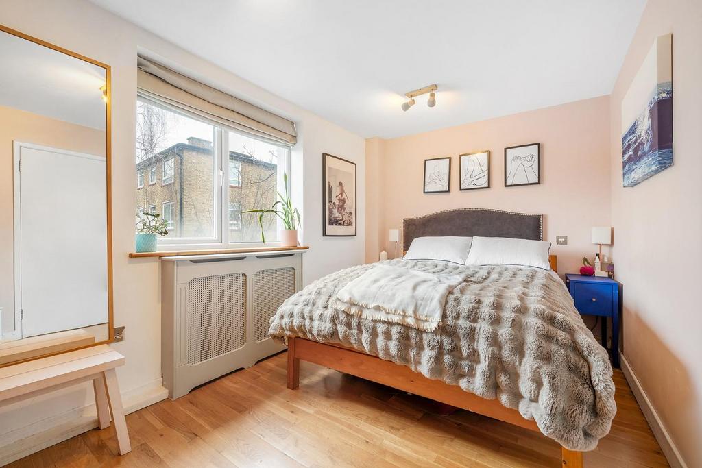 Bedroom 1.JPG