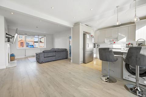 3 bedroom terraced house for sale, East Mead, Ruislip, HA4