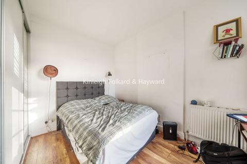 3 bedroom terraced house to rent, Finchley Road, London, NW3
