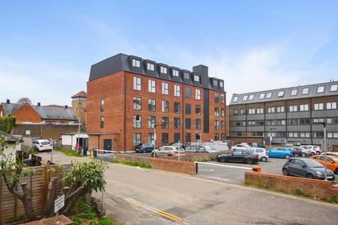 2 bedroom flat for sale, Fairfield Road, CM14