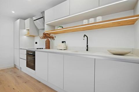 2 bedroom flat for sale, Fairfield Road, CM14