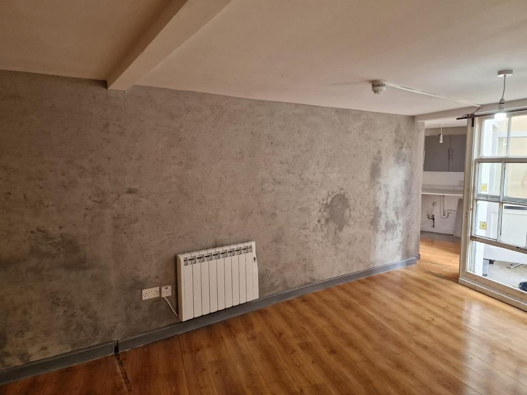 Living room2.jpg