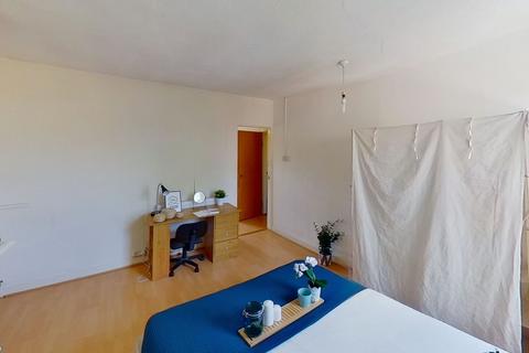 2 bedroom flat to rent, Wellington Square, Nottingham, Nottinghamshire, NG7