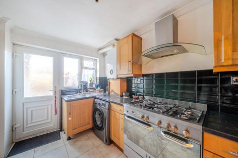 3 bedroom terraced house for sale, Walton Road,  Woking,  Surrey,  GU21